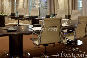 Grosvenor House West Marina Beach 25
